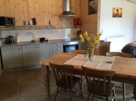 Beautiful 1-Bed Lodge in Clifford Hereford, hotel cerca de Clifford Castle, Hereford