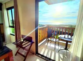 PARAÍSO FRENTE MAR - VG SUN CUMBUCO PARA 4 PESSOAS - COM HIDRO, SAUNA, PISCINA, COZINHA COMPLETA, PARQUINHO E WI-Fl