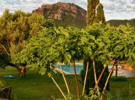 L'Albaida, tranquility, views of sea and mountains, hotel a Vilanova de Escornalbou