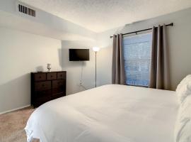 Sparkling New King Bed on International Drive, Ferienunterkunft in Orlando