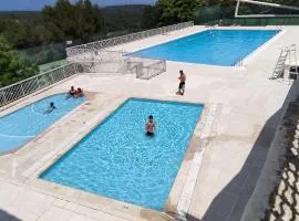 Superbe T3 coeur nature, piscine, tennis