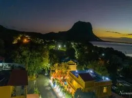 Lukshvilla private villa Le morne wind n kite surfers accomodation & car rental mauritius