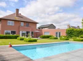 Luxe villa in Vlaamse Ardennen met zwembad: Avelgem şehrinde bir otoparklı otel