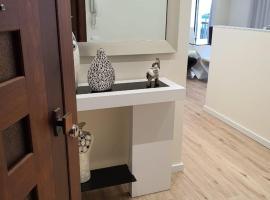 Sunrise Glances & Free Parking