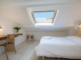 La Mansarde du Port HOME STAY