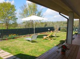 Modern Holiday Home in San Feliciano with Private Terrace, hotell i San Feliciano