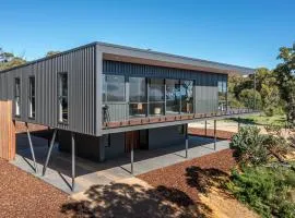 Carpe Artes -architectural bushland home, Marg Riv