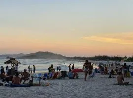 Surf a poucos passos do mar, casa com lareira