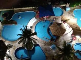 1406 AP 2 Quartos, Banheira de Hidro privativa , bebidas liberadas nas piscinas e internet no ap, proximo ao shopping singapura