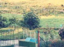 Chambre familiale à la ferme, hôtel pour les familles à Montesquieu-Avantès