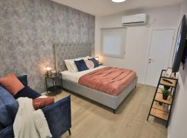 Cozy and stylish 1-bedroom apartment, hotel in Netanya