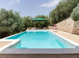 La Tana delle Stelle B&B di Charme e Relax, hotel with parking in Fara in Sabina