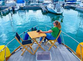 Stay in a Yacht - Algarve, nastanitev na čolnu oz. ladji v Albufeiri