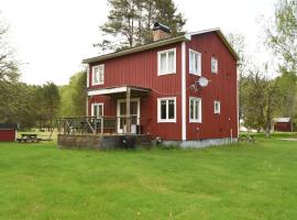 Cozy cottage near untouched wilderness and skiing, villa en Stöllet