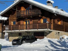 CHALET FAMILIAL AU PIED DES PISTES ET COMMERCES, hotel near Cernix Ski Lift, Cohennoz