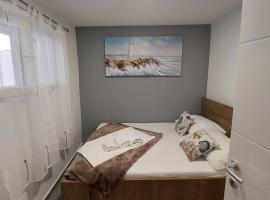 Apartman Karla, хотел с паркинг в Ядрия