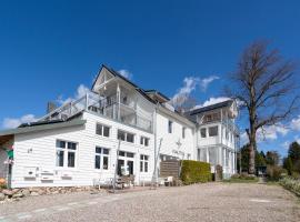 Nautic Strandhotel, vacation rental in Sierksdorf