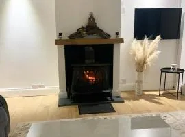 Luxury 2 Bedroom House in Peaceful Location
