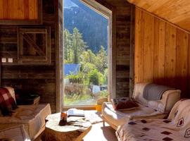 Mon Roc - Maison de montagne atypique avec vue, hotel berdekatan Plateau Ski Lift, La Grave