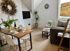 The Nest, central Ludlow one bed apartment, holiday rental in Ludlow