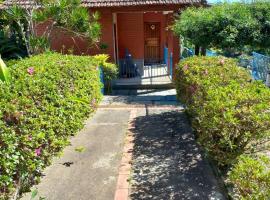 Casa Agradável com piscina., family hotel sa Miguel Pereira