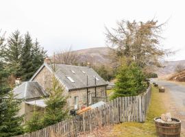 1 Station Cottages, pet-friendly hotel in Trinafour