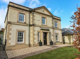 40 Bowmont Court, pet-friendly hotel in Kelso