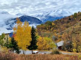 Studio Uissan pour 5 personnes à côté des pistes โรงแรมใกล้ Télévillage Ski Lift ในHuez