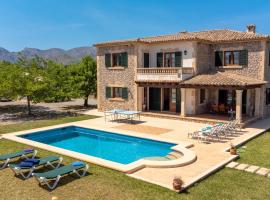 Villa can Canaveret By homevillas360, hotel v destinaci Pollença
