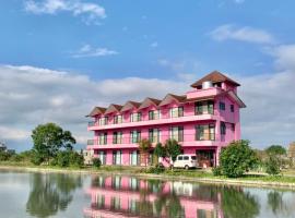 Pink Castle House, hotel v destinaci Dongshan