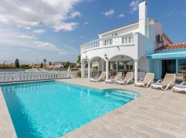 Holiday Home Peni by Interhome, luxury hotel in Empuriabrava