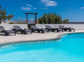 Casa Relajarse — Luxury Villa that can sleep up to 14 persons, vila u gradu 'Mácher'