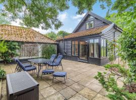 Ducksfoot Barn, holiday rental in Pulham Saint Mary Magdalene