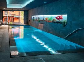 Apartaments y Habitacions Entre Volcans, spa hotel in Olot