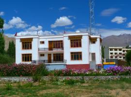 Orion Home, hotel in Leh