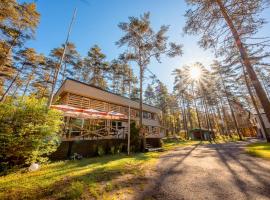 Villa Marika Holiday Centre, habitación en casa particular en Alajõe