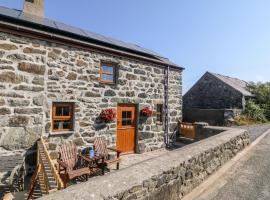 Bwthyn Siop Pencaerau, vacation home in Pwllheli