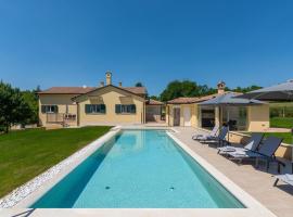 Holiday House Mateo with Private Pool, коттедж в городе Stari Pazin