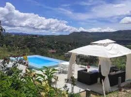 Casa de Maitreya - piscina, ar condicionado