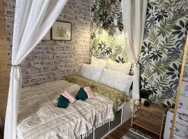 Lovely 1-bedroom studio in the heart of Old Part of Termini Imerese, apartment in Termini Imerese