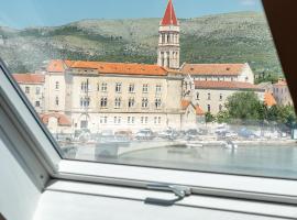 Residence Providenca, hotel en Trogir