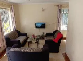 Tommy's Lounge Apartments