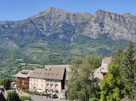 Les Fauvettes, hotel cerca de Saint-Léger-les-Mélèzes Vernie, Saint-Léger-les-Mélèzes