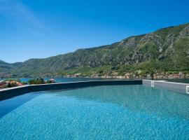 C Group apartments, hotel di Kotor