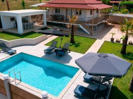 Villa Liana , private Villa with pool and garden, atostogų namelis mieste Vergia
