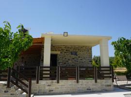 Oasis house - for relaxing holidays near the beach, casa o chalet en Kalamaki