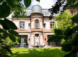 La Villa Mora SPA, hotel near Train Station of Lisieux, Lisieux