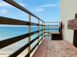 APPARTAMENTO VISTA MARE - CASALABATE (LE), hotel din Casalabate