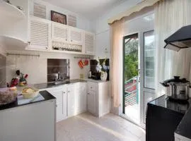 Alexandra Apartment