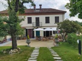 Moon Garden, farm stay in Mongardino